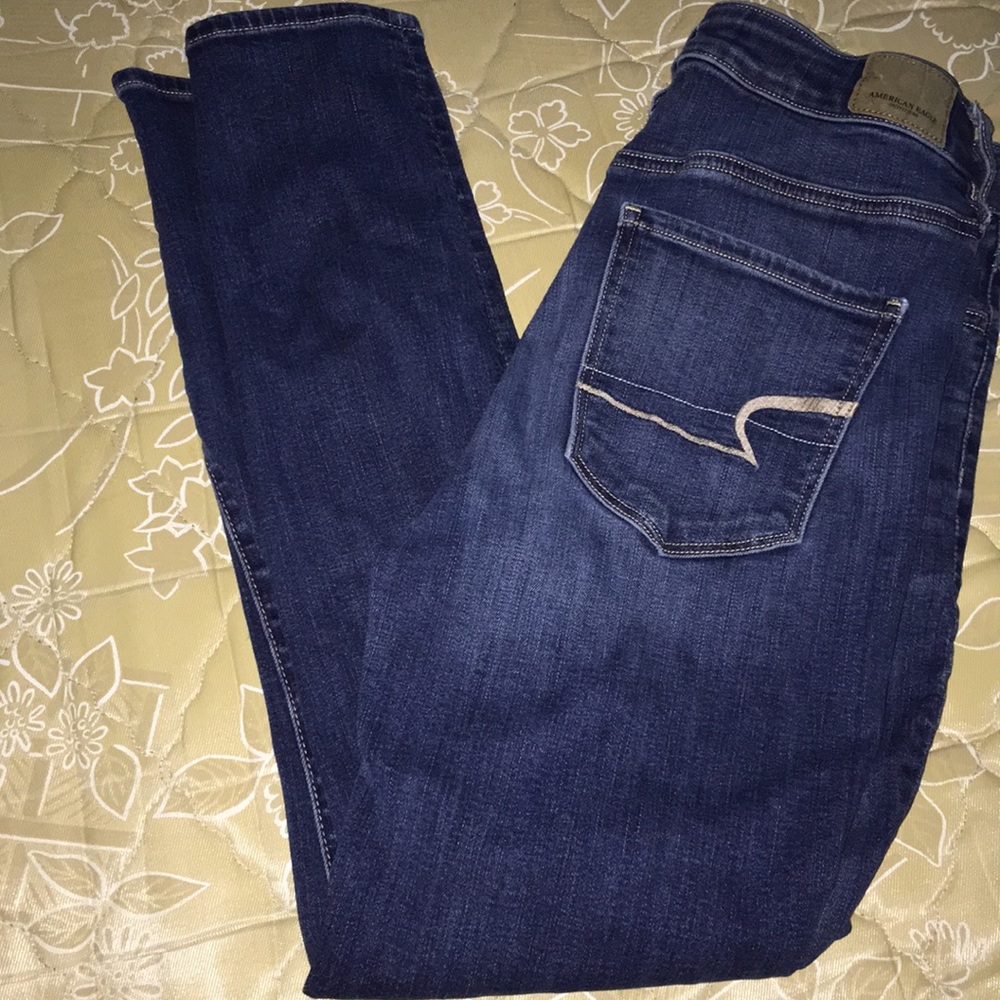 Super Hi-Rise American eagle jeans